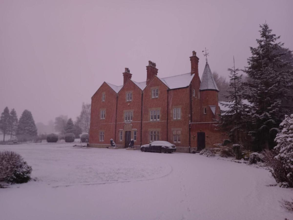 The Stables At Eriviat Hall Henllan  Buitenkant foto