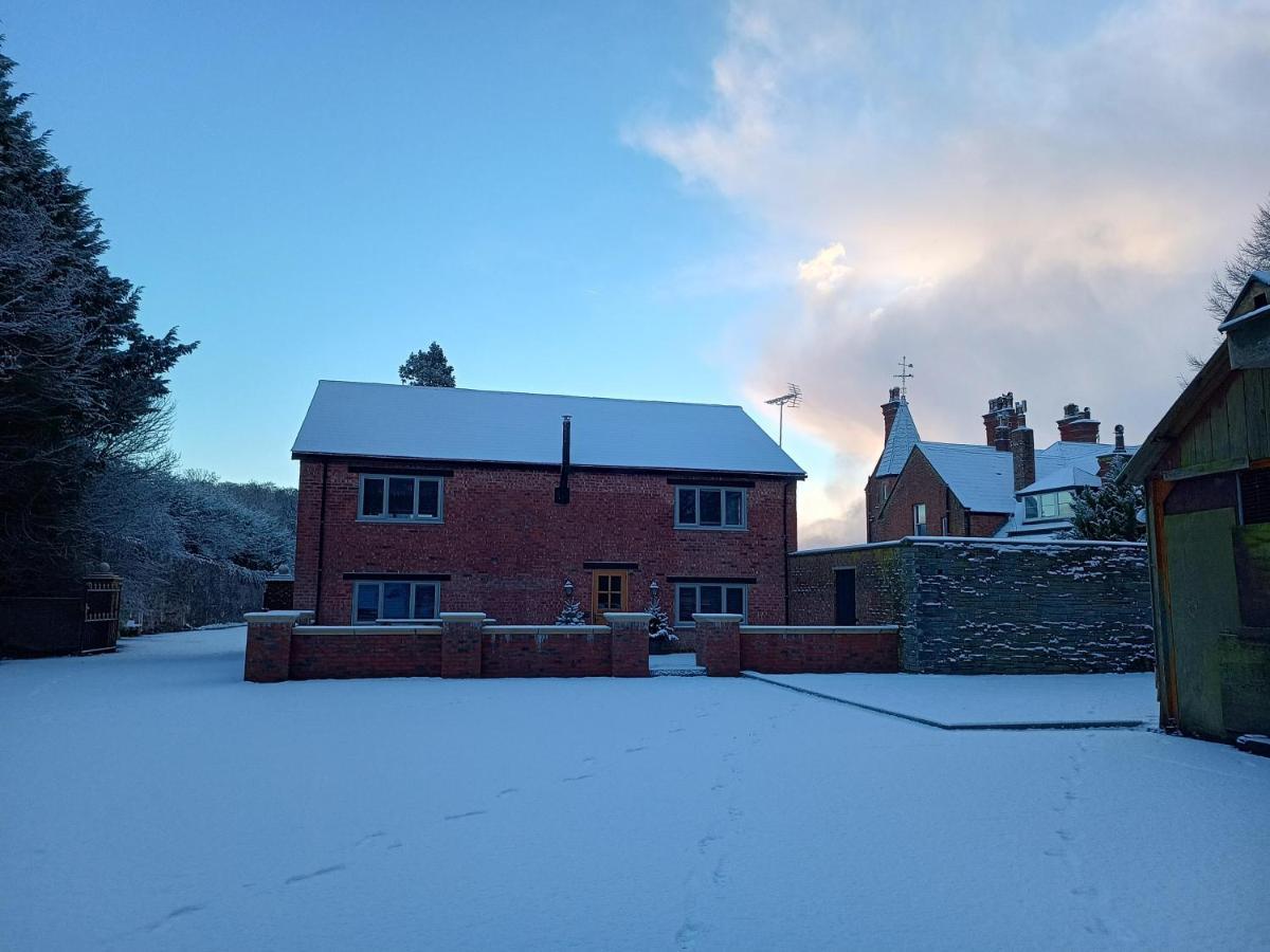 The Stables At Eriviat Hall Henllan  Buitenkant foto